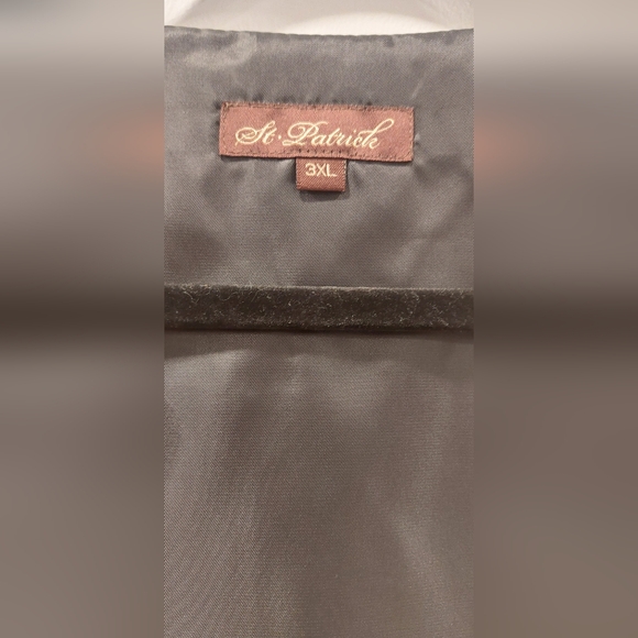 Classic Silver Vest with Lightweight Fabric - Picture 8 of 10